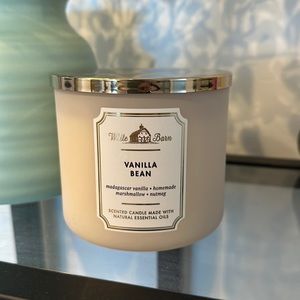 Vanilla bean candle